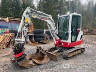 Grävmaskin Takeuchi TB225 med tillbehör