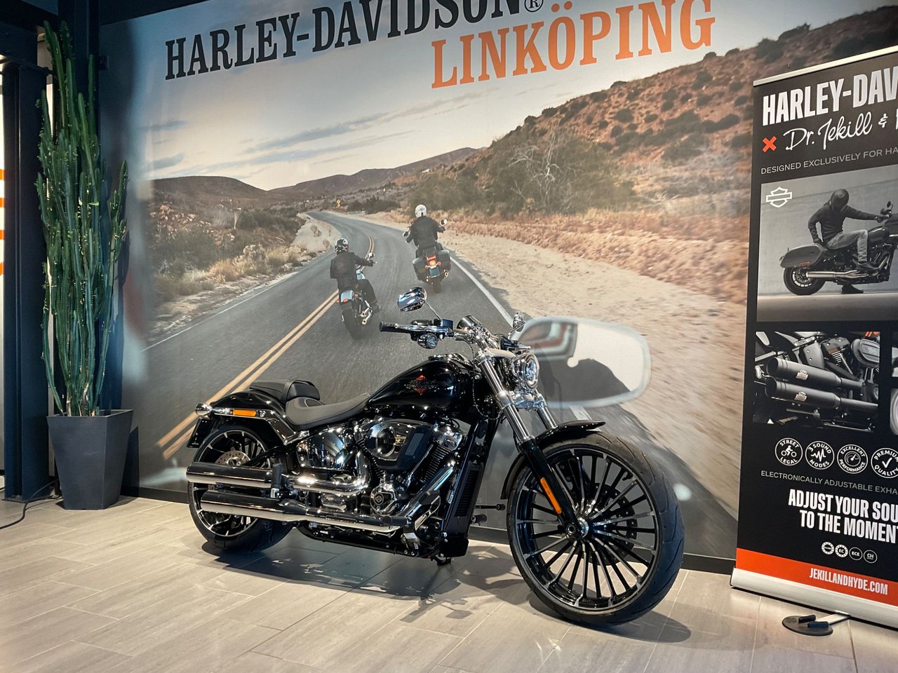 Harley-Davidson Breakout 2,95...