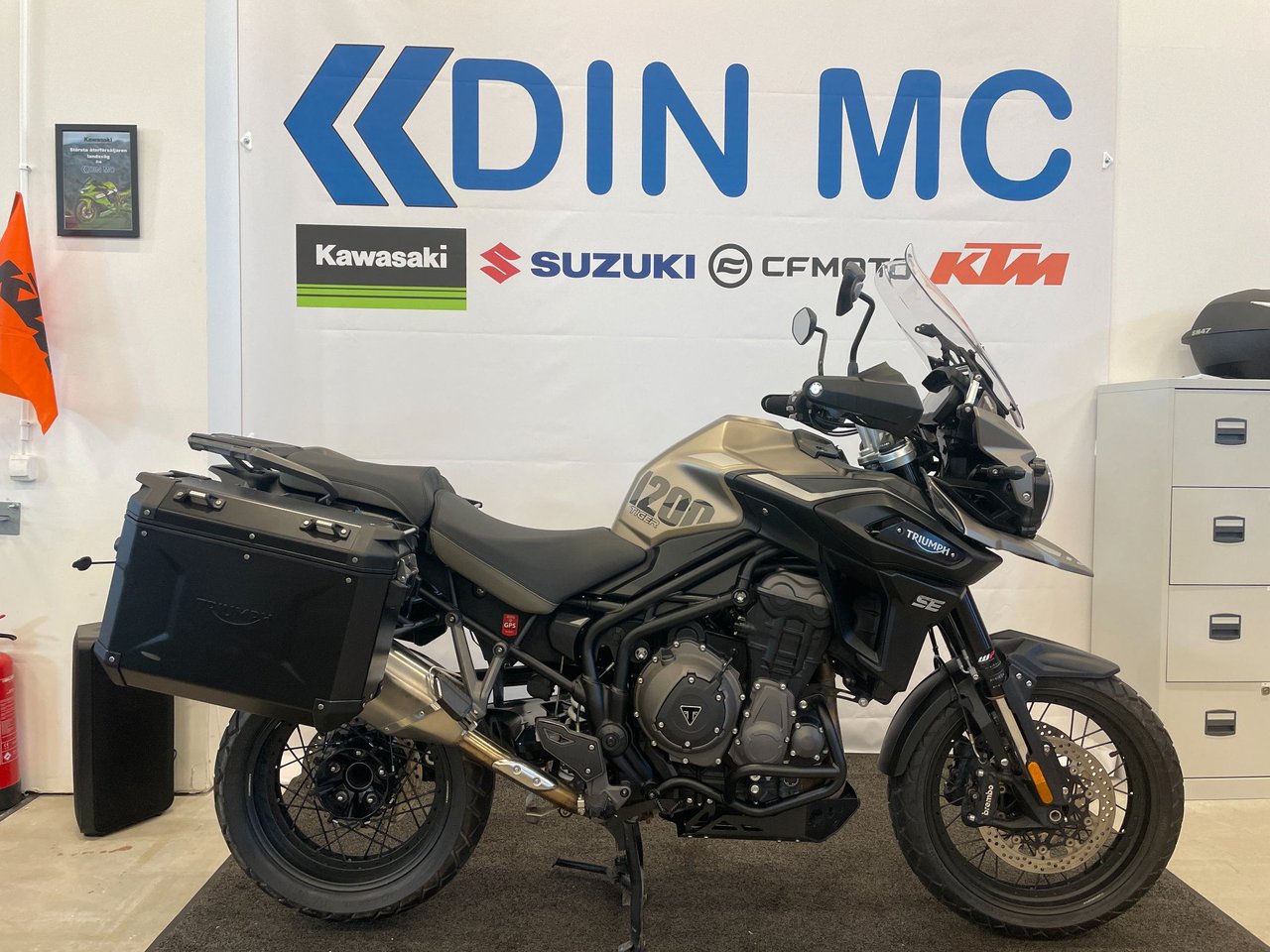 Triumph TIGER 1200 DESERT EDI...