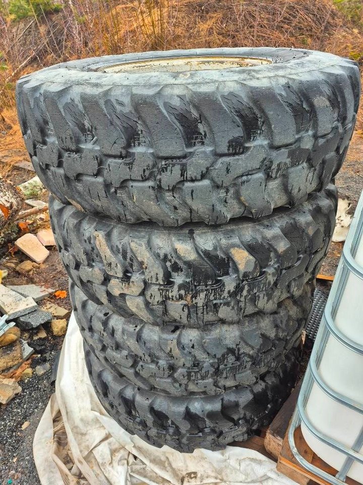 Dunlop 365/80R20