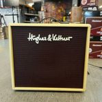 50 w transistorcombo. 2 kanaler, 1 x12" högtalare. Bra skick