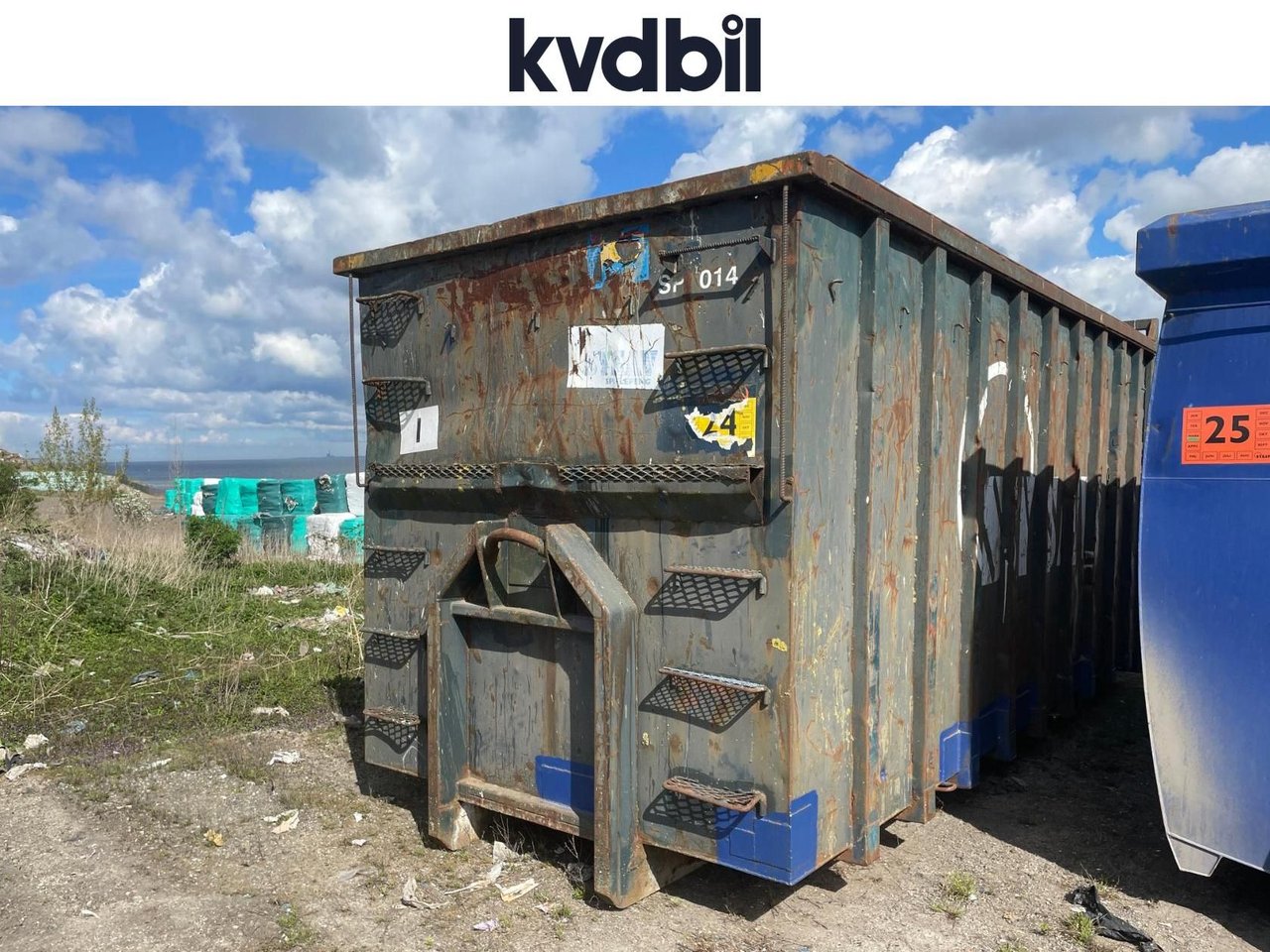 Container öppen med dörrar ca...