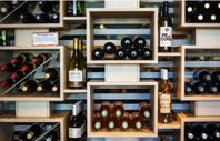 Väletablerad ost- och delikatessbutik med alkoholservering