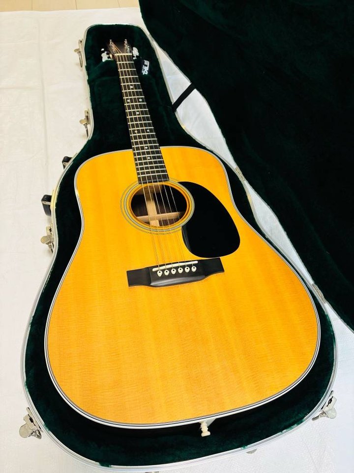 Martin D-28 custom shop 2010 ...