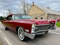 Cadillac De Ville Convertible  TRIPPELRÖD SKÖNHETSDROTTNING!