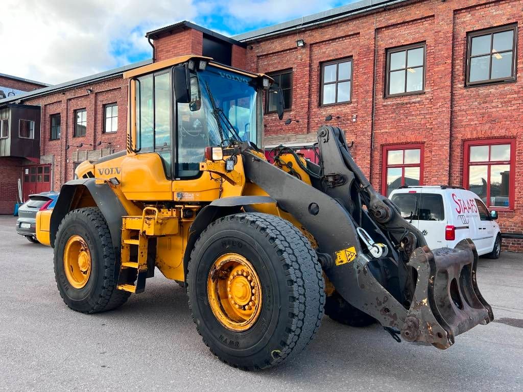 Volvo L90F M+S däck 16400 timmar