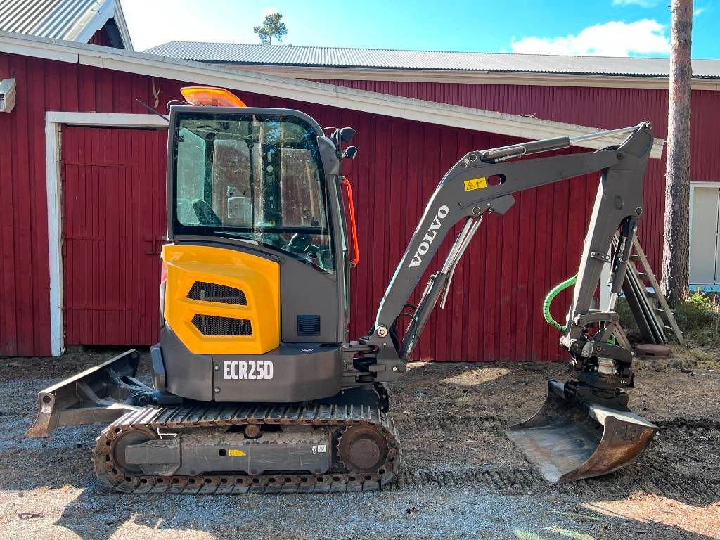 Volvo ECR25 D redskap och vagn