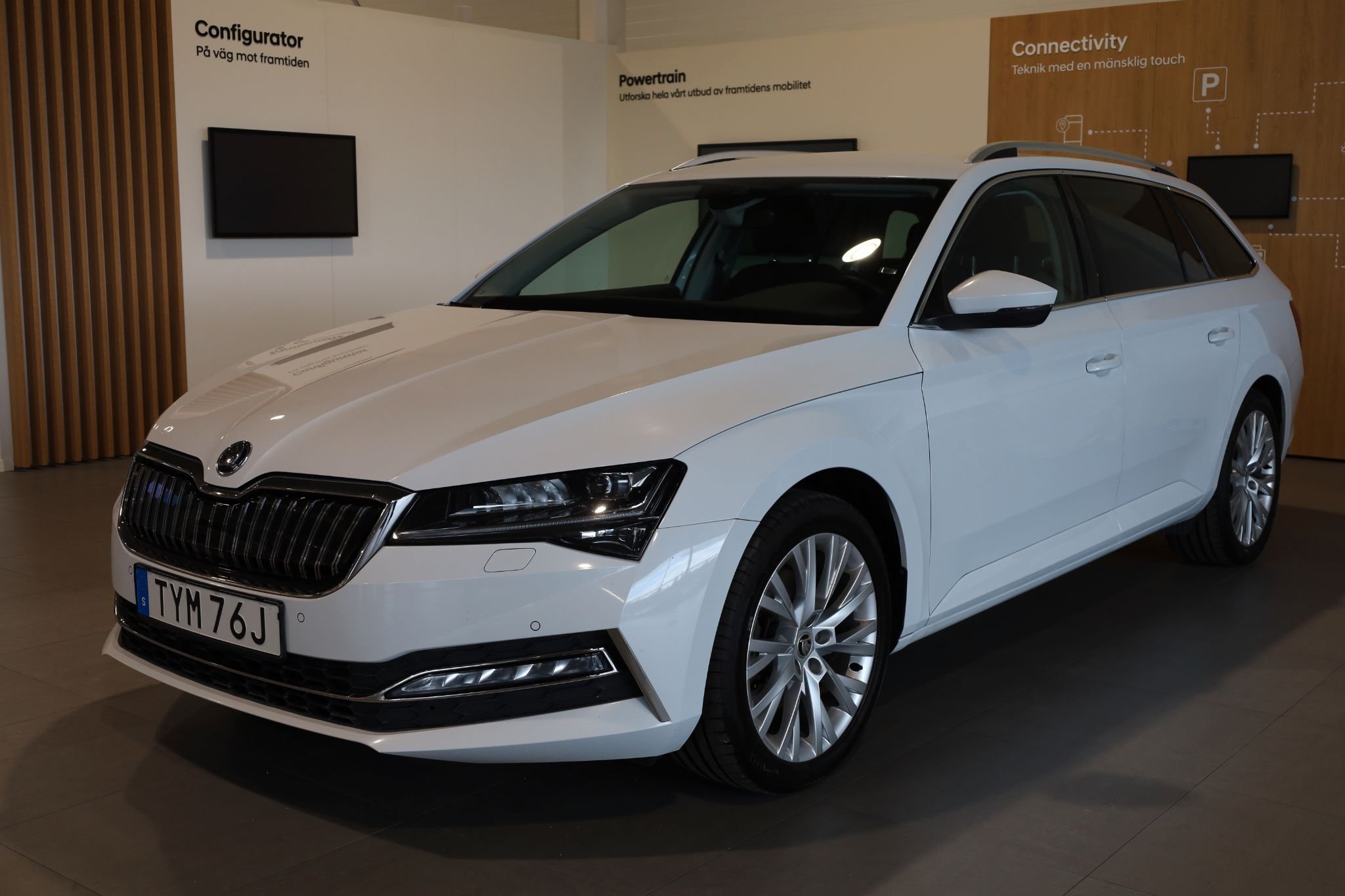 Škoda Superb iV Combi 1.4 TSI iV DSG Sekventiell, 218hk, 2022