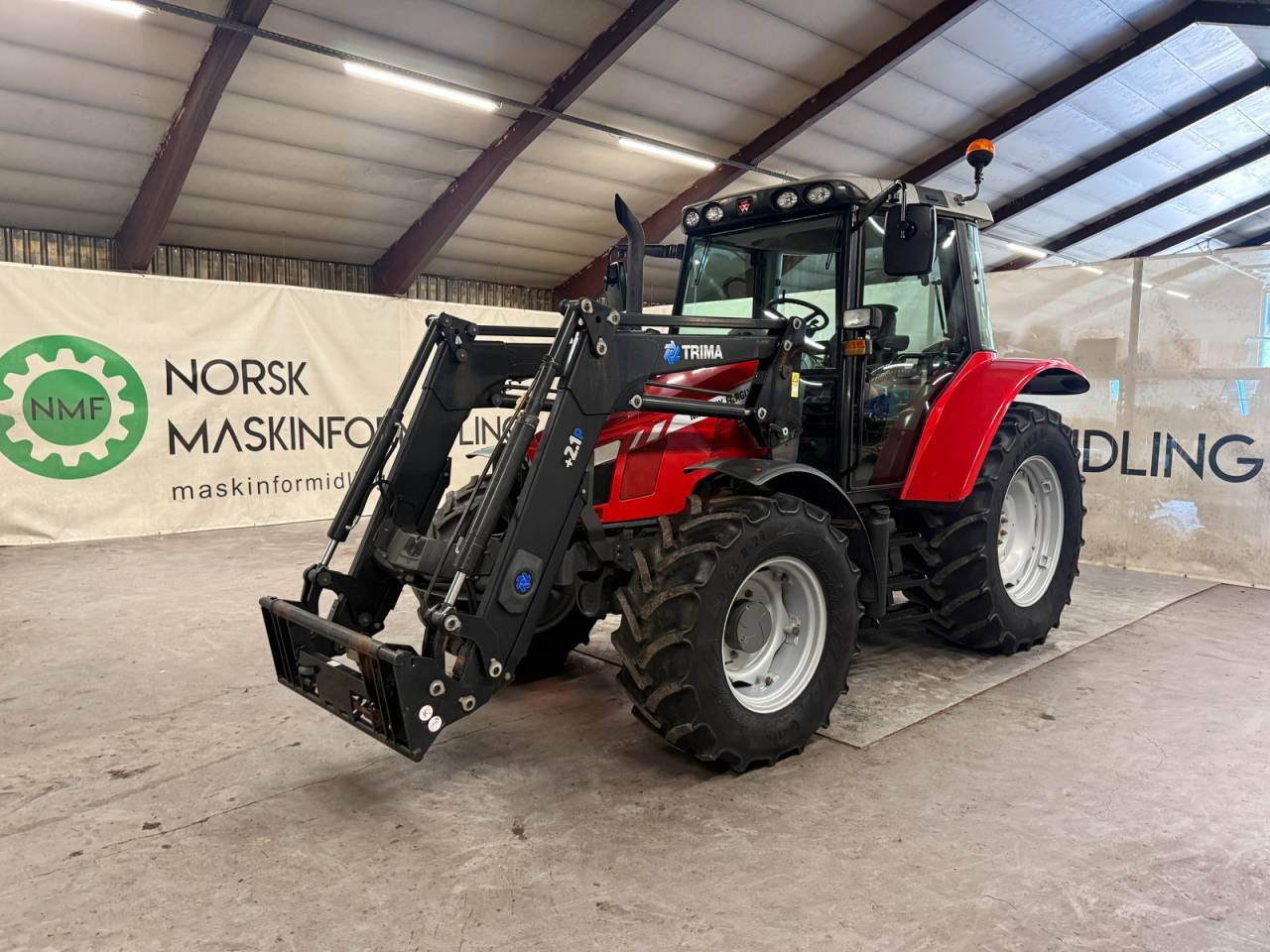 Massey Ferguson 5440 Dyna 4