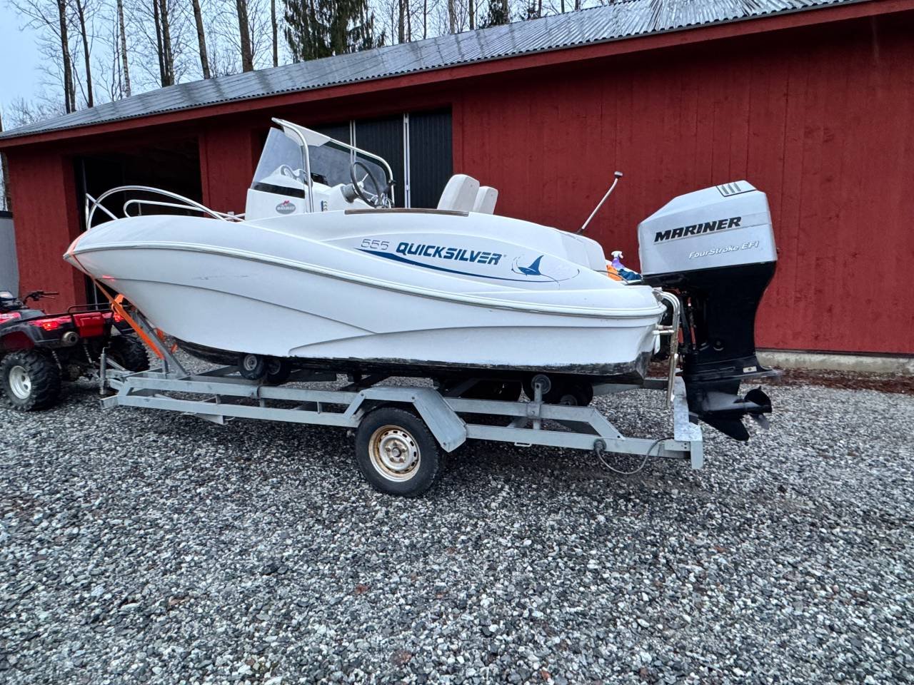 Quicksilver Örnvik 555 Comman...