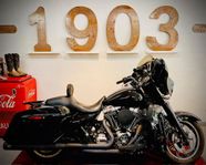Harley-Davidson FLHXS Street Glide Special 103