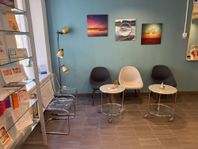 Samling med möbler - Stolar, bord, TV med mera