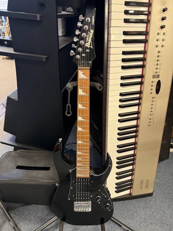 Ibanez GRGM21-BKN inkl gigbag...