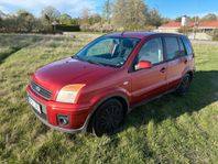 Ford Fusion 1.4 med dragkrok