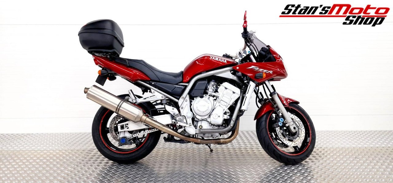 Yamaha FZS 1000 Fazer Akrapovic