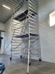 Byggställning 135 x 250 x 6,2 arbetshöjd med lutande stege