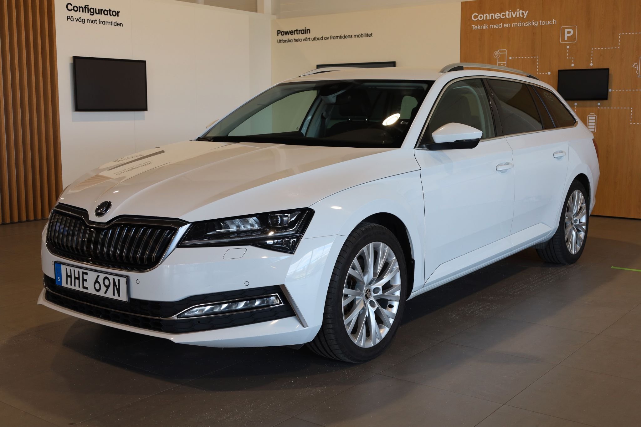 Škoda Superb iV Combi 1.4 Plug-in Hybrid DSG Sequential, 218hp, 2022