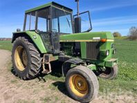 Traktor JOHN DEERE 3130