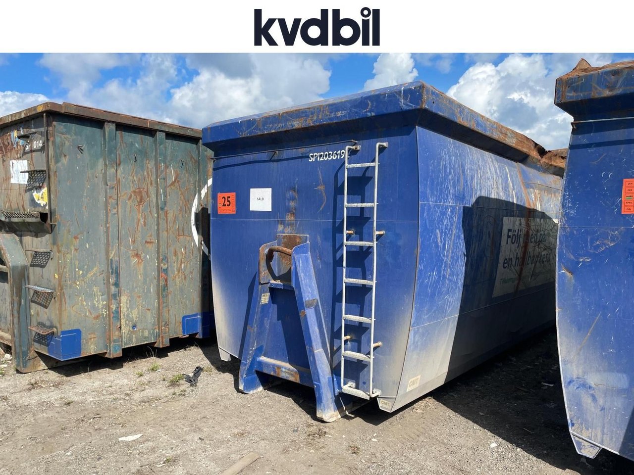 Container med hängande läm dö...