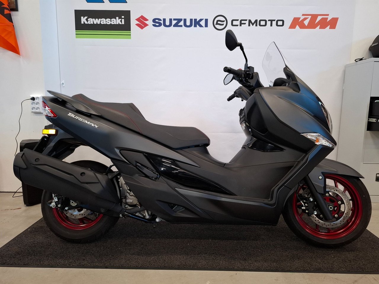 Suzuki AN400 Burgman Nyskick ...