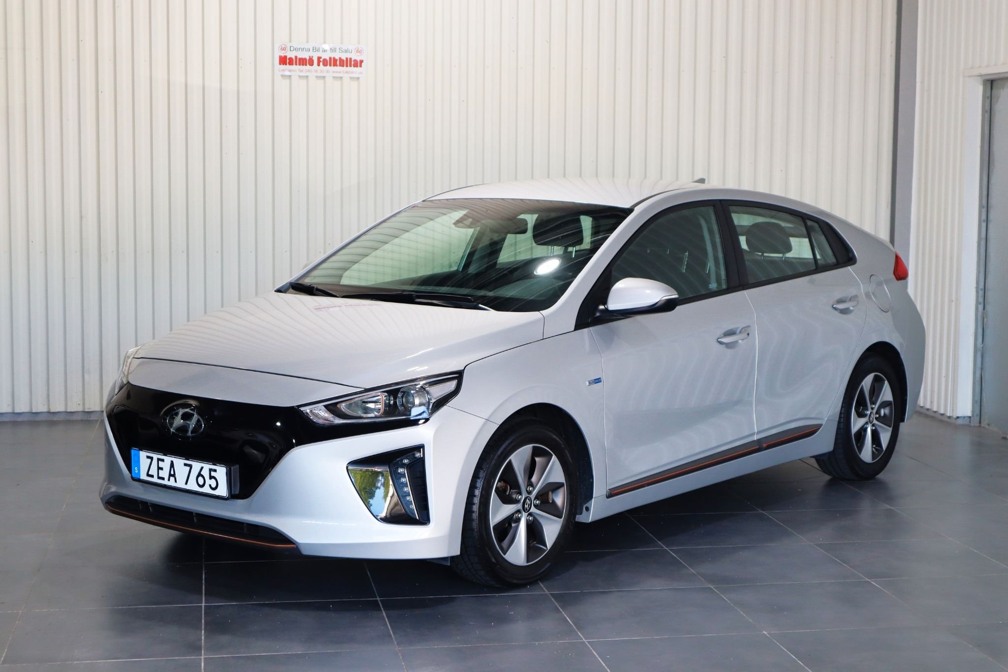 Hyundai Ioniq Electric 28 kWh, 120hp, 2018