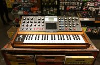 Begagnad Moog Voyager Performer hos Musikbörsen i Göteborg