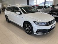 Volkswagen Passat GTE 218HK Värmare Drag Navi Alcantara