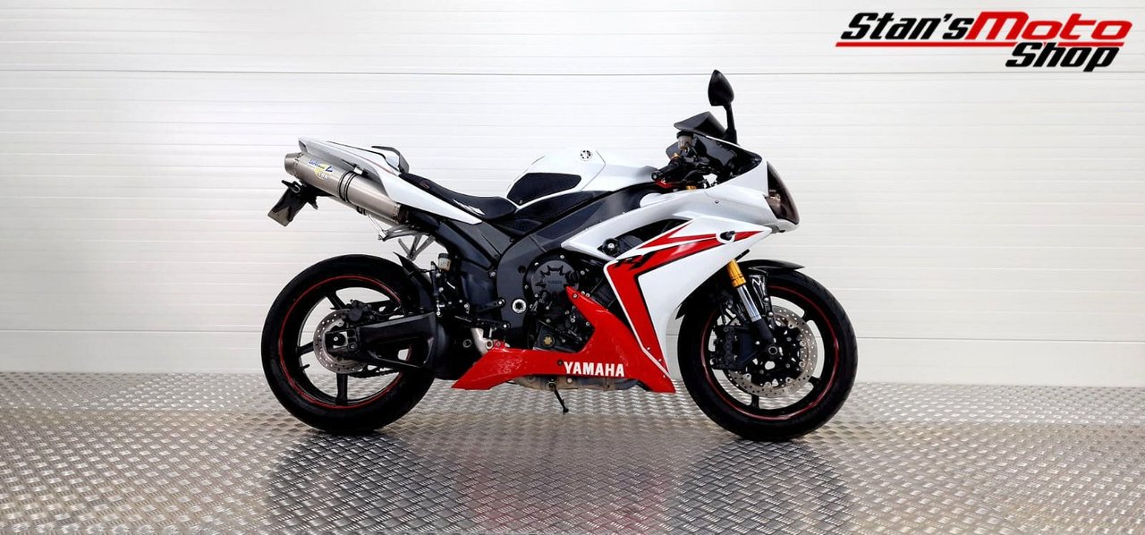 Yamaha YZF-R1 LeoVince