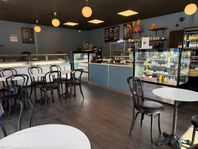 Mysigt Café Hörnläge – Älvsjö Lån kan ordnas (Obj. 253)