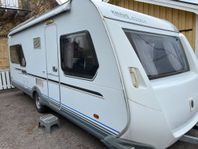 Knaus Royale 580 Barnkammare Ny bes & Gasoltestad 7-bäddar