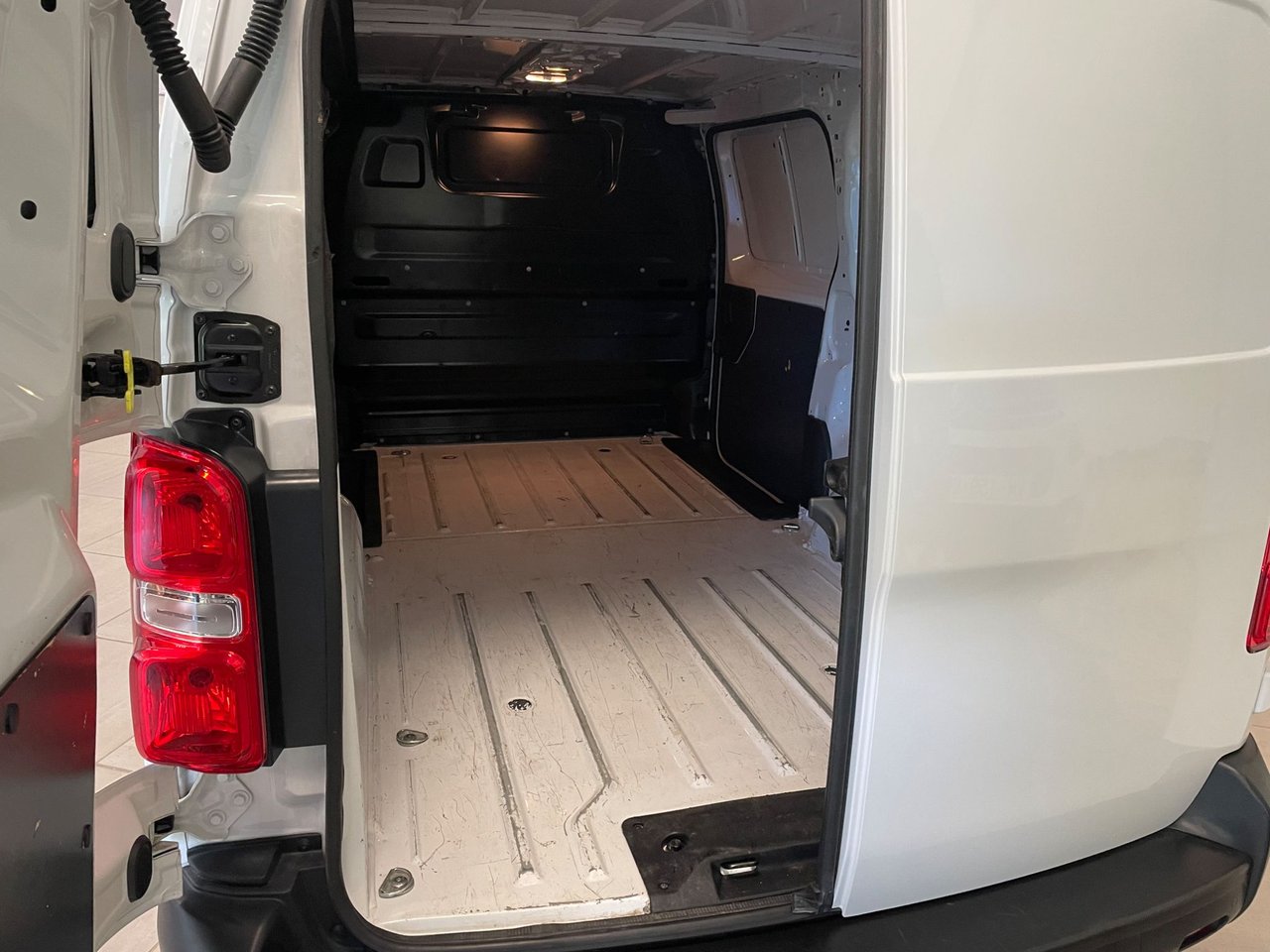 Citroën Jumpy Van IP 2.0 BlueHDi 145 EAT, 144hk, 2023