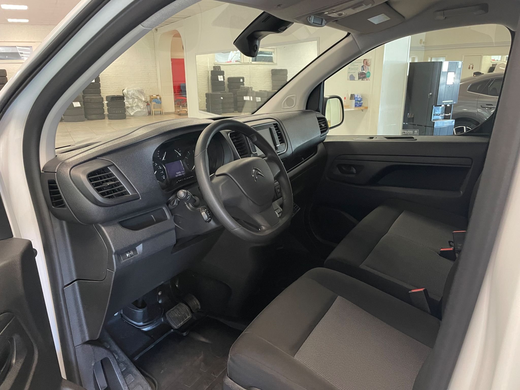 Citroën Jumpy Van IP 2.0 BlueHDi 145 EAT, 144hk, 2023