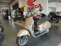 Piaggio Vespa GTS 300