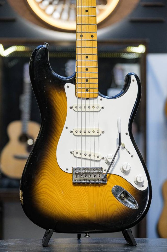 1982 Squier 57 Vintage Strato...