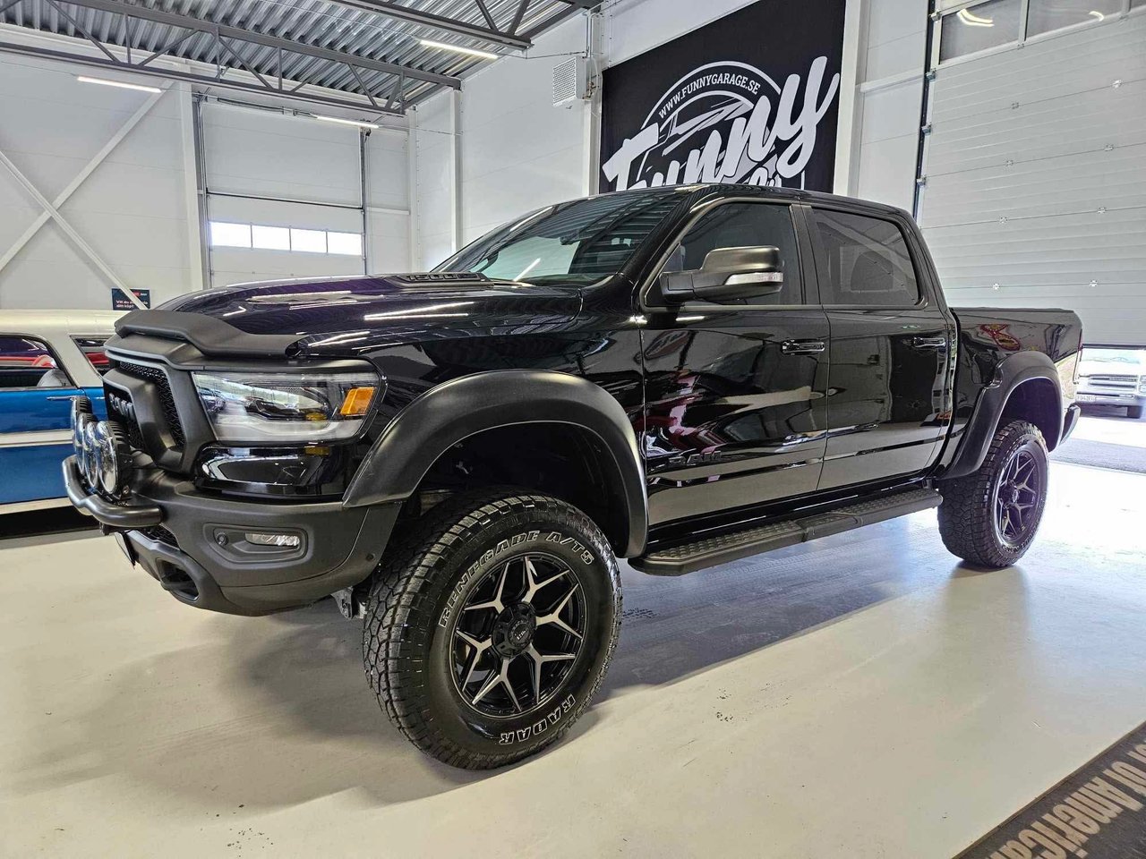Dodge RAM 1500 Crew Cab 5.7 ...