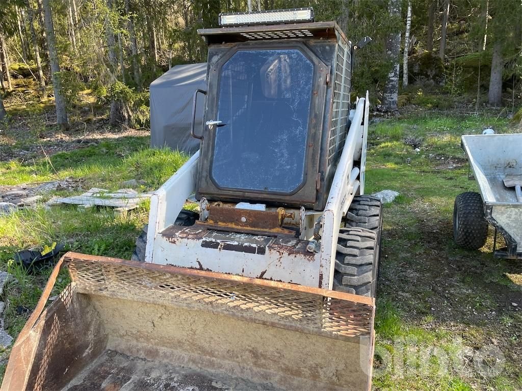 Kompaktlastare Bobcat 743 med...