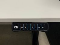 (Leverans) Elektriskt Höj/Sänkbart Skrivbord minnesfunktion
