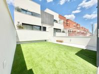 Nybyggt radhus i charmig spansk stad- Cox (Alic..