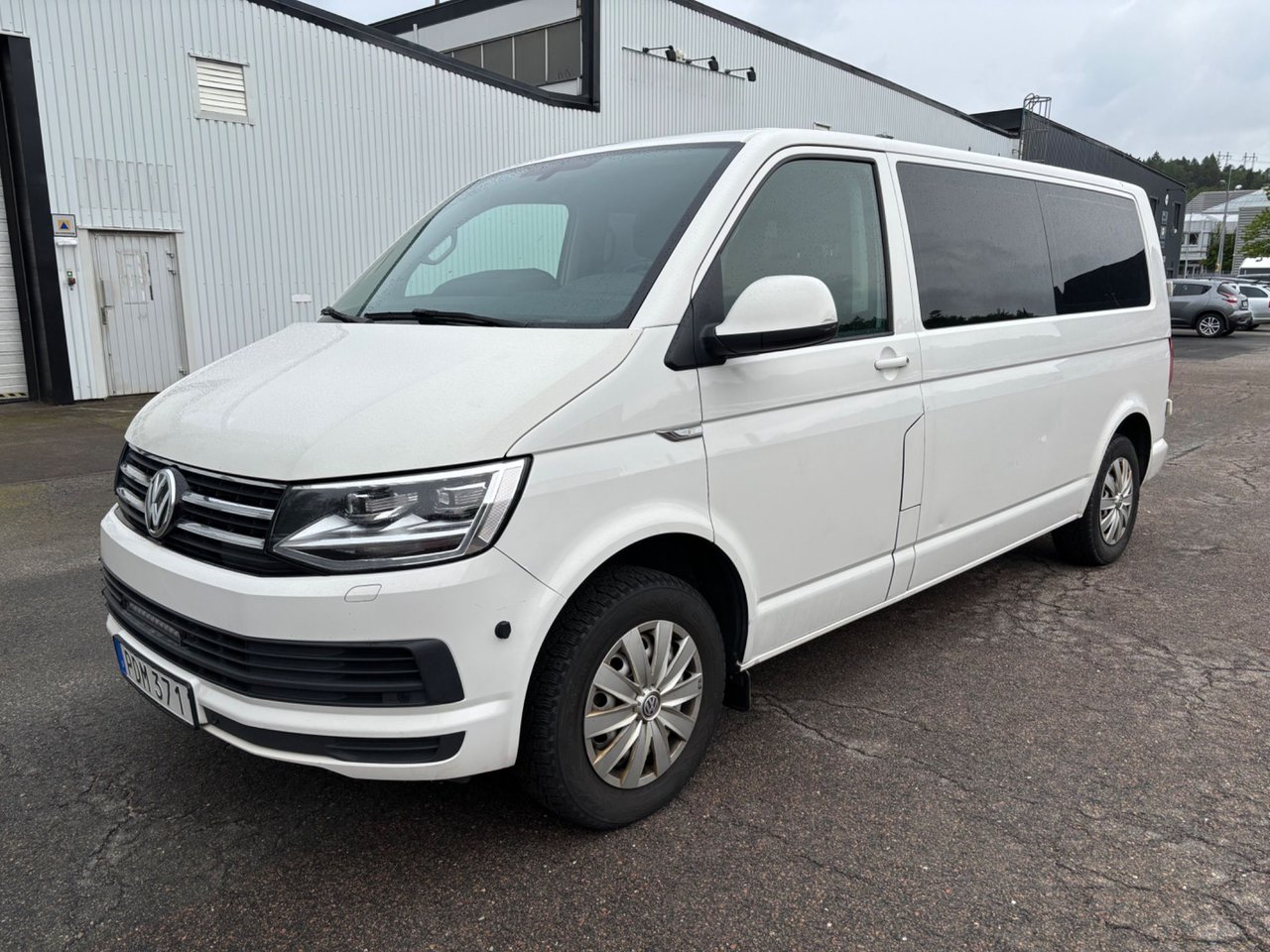 Volkswagen Caravelle -RESERVE...