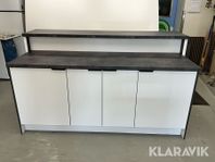 Fristående köksö med bardisk Kiinab