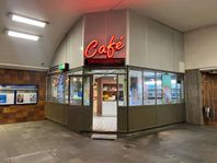 Cafe & smörgåsar- T-bana läge - Lån 50% ordnas (Obj. 210)