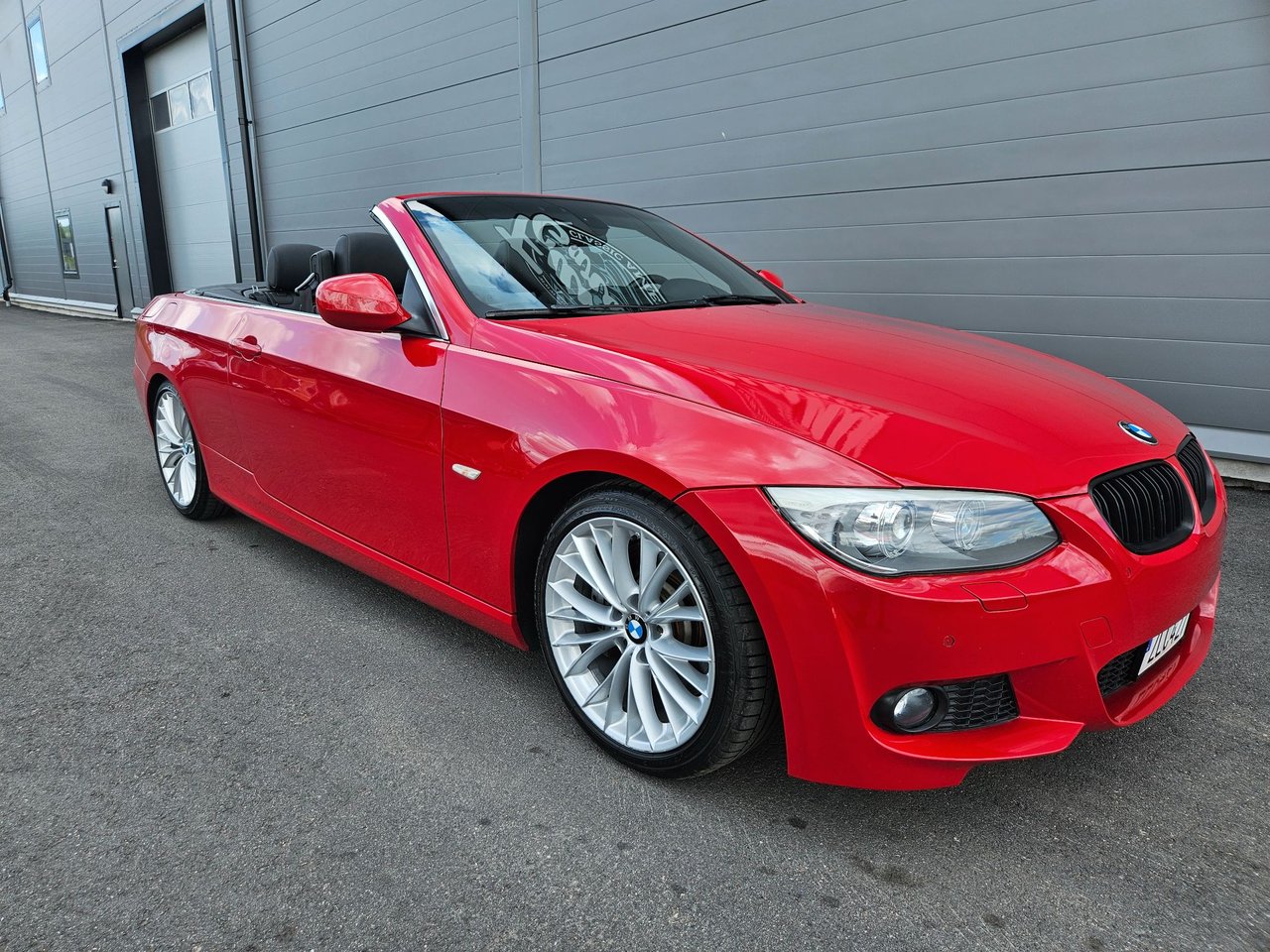 BMW 335i Cab 306hk Nybesiktig...