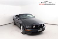 Ford Mustang GT Convertible GT /