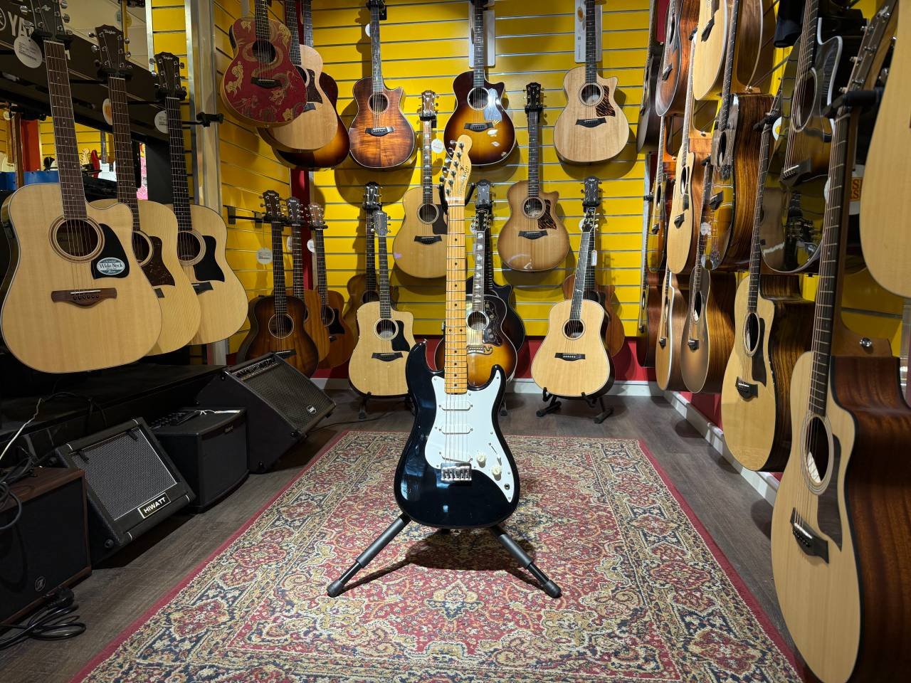 Beg. Fender Squire Bullet - M...