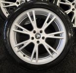 Tesla Y orginal fälgar med Michelin M+S däck 5×114.3/64.1