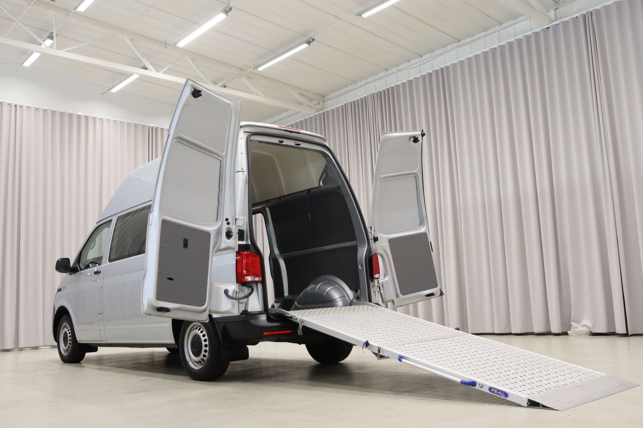 Volkswagen Transporter T30 2.0 TDI SCR DSG Sekventiell, 150hk, 2022