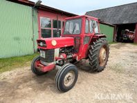 Traktor Massey Ferguson 165 med dubbelmontage