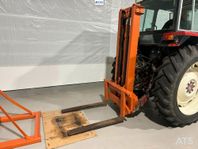 Gaffelstativ till traktor med säcklyft
