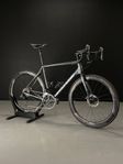 Cannondale Synapse / UDi2 / Kolfiber hjul / 56cm / Begagnad