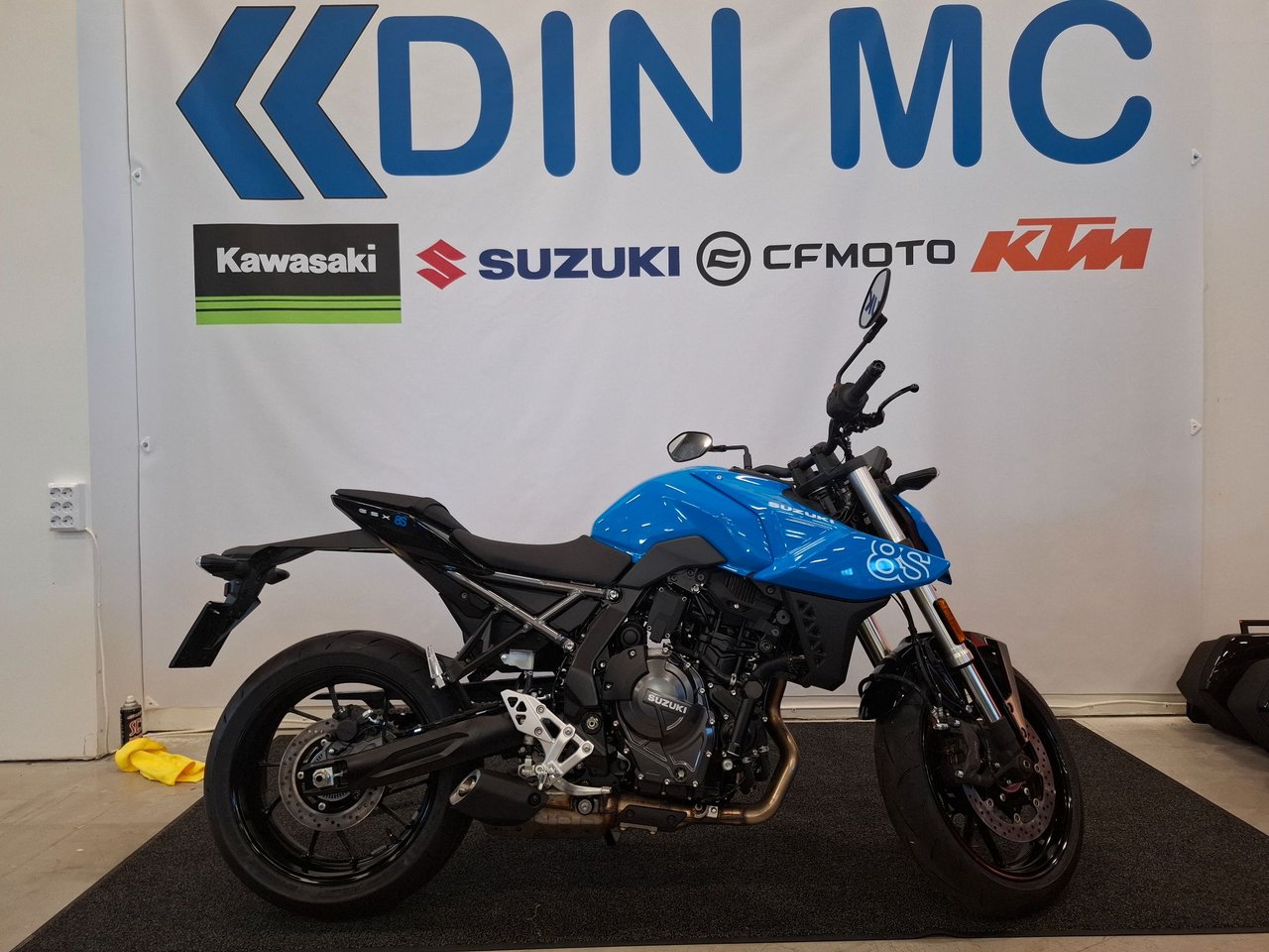 Suzuki GSX-8S "Kampanj"
